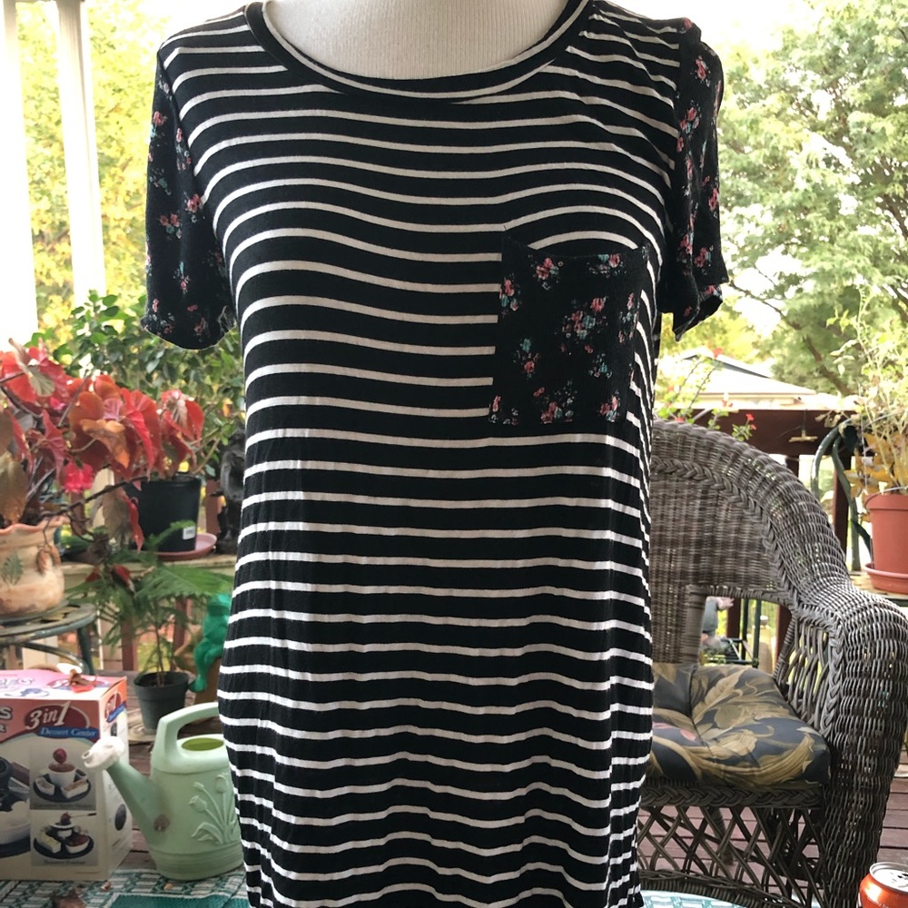 Mayberry’s Shirt striped and Floral Sz M